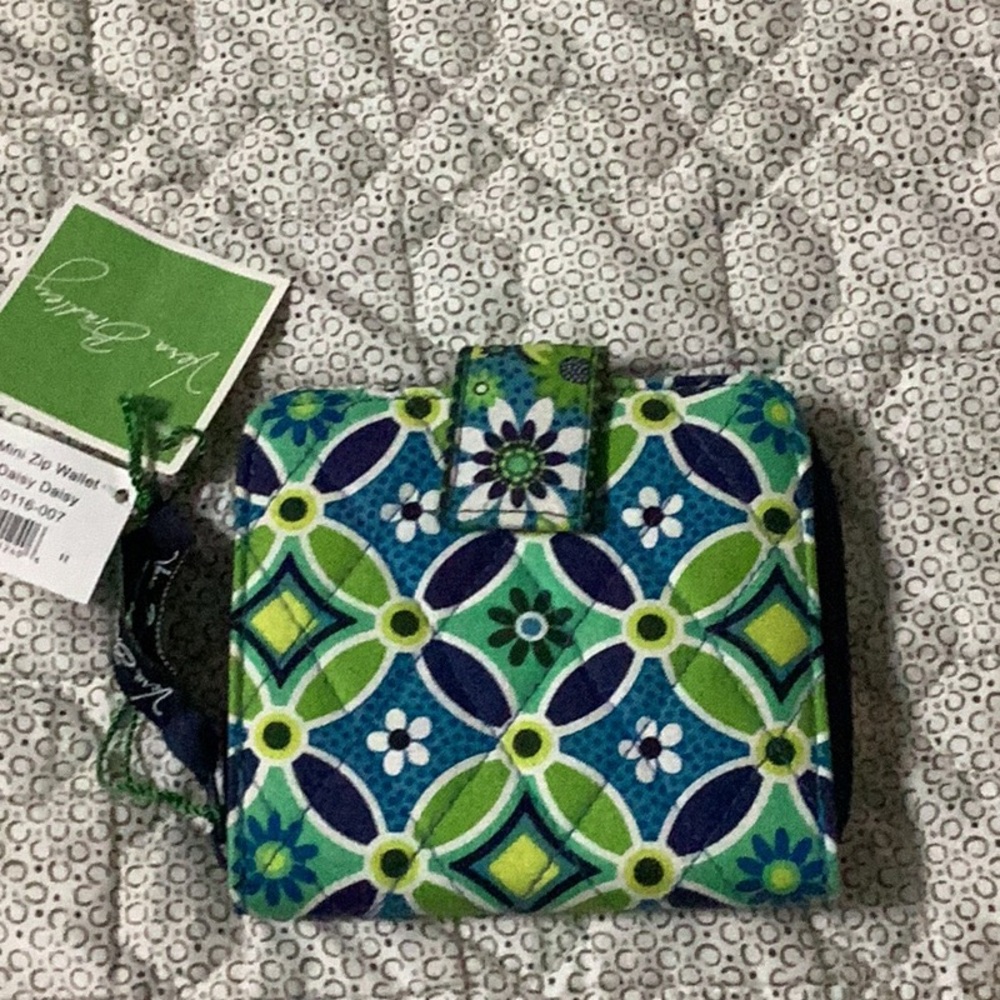 Daisy Daisy Vera Bradley Quilted Floral Geo Compact Wallet - Blue & Green NWT